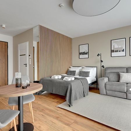 Nadmotlawie Riverside - Sauna, Gym & Parking By Downtown Apartments غدانسك المظهر الخارجي الصورة